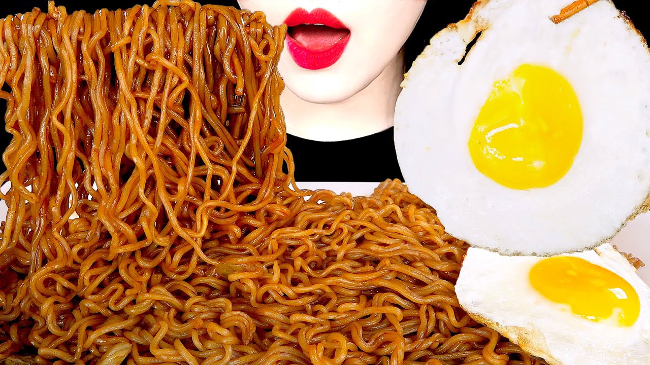 ASMR YAKISOBA SPICY FIRE NOODLES 야끼소바 불닭볶음면 먹방 MUKBANG EATING SOUNDS 咀嚼音焼きそば ブルダック炒め麺 | ZOEY ASMR