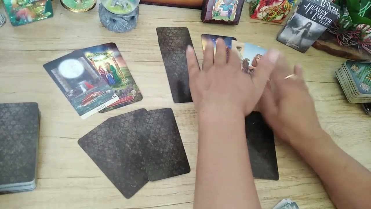 Как се пресичат съдбите ни ? Таро пасианс за мъже и за жени!