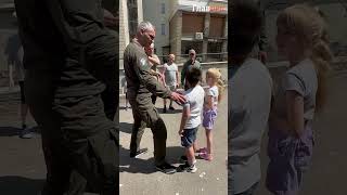 Саша, 9 років, розповідає Кличку про нічні обстріли столиці