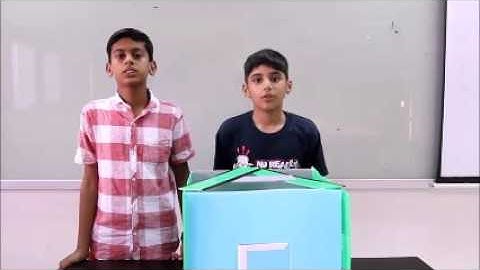 Aarij MinAllah describing his project at LearnObots