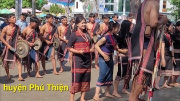 Cồng chiêng giao lưu ở TP Pleiku Cồng chiêng đến từ huyện Phú Thiện