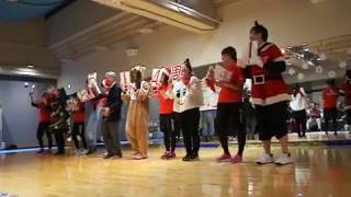 【老人ホームのクリスマス会】職員が挑戦!みんなで盛り上がる楽しい出し物