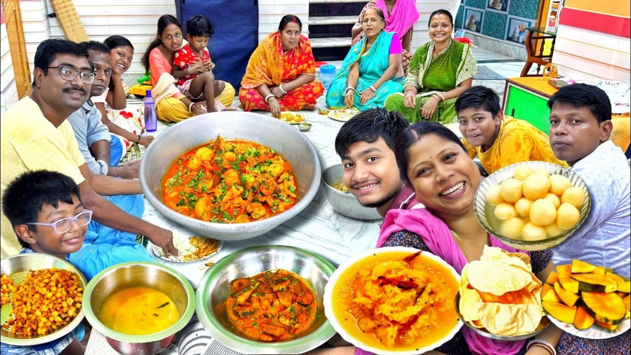 উল্টোরথ উপলক্ষ্যে আত্মীয়- প্রতিবেশীদের নিয়ে জমিয়ে ভুরিভোজ । সবাইমিলে সন্ধ্যায় গেলাম ভাঙা মেলায়