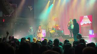 Beach Bunny "Weeds" - 9:30 Club, Washington DC (2025)