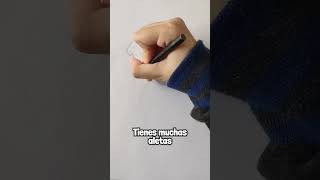 INTENTANDO DIBUJAR UN TIBURÓN