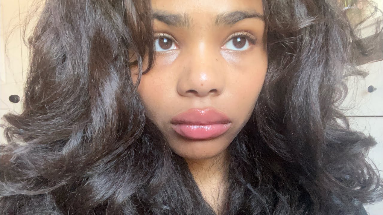 asmr lipgloss try on (kisses, mouth sounds, lipgloss sounds)