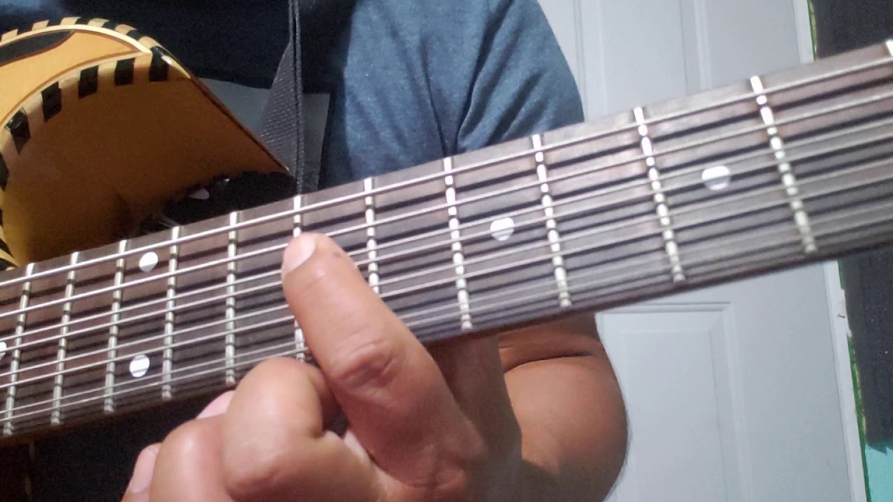 Adornos segundeando al bajo y una sorpresa