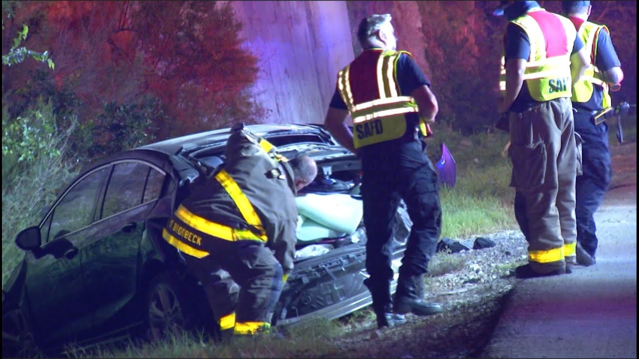 Woman hospitalized after rollover crash on far North Side, police say ...