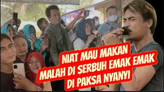 Di Serbu Emak Emak Di Paksa Nyanyi ASMARA ( SETIA BAND)