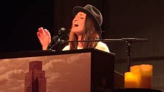 Miniatura del video "Sitting on the Dock of the Bay (cover), Sara Bareilles, Seattle, WA, 2013"