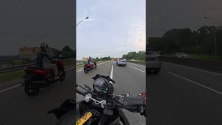Enjoy a day with my trident 800 .Skill no good so I follow a pro behind to learn how they corner