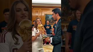 captain Rodri trying to Friendly with princess Leonor