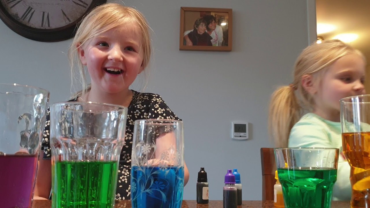 Food colouring water - YouTube