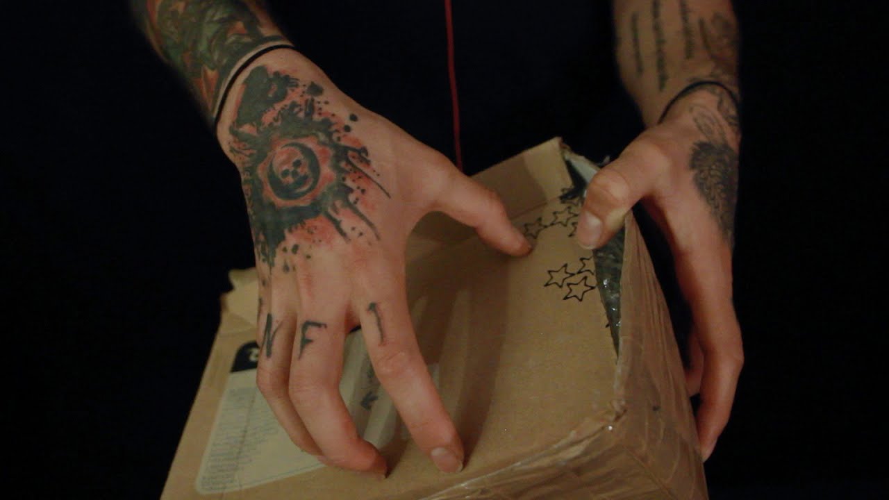 ASMR Tapping & Scratching a Cardboard Box