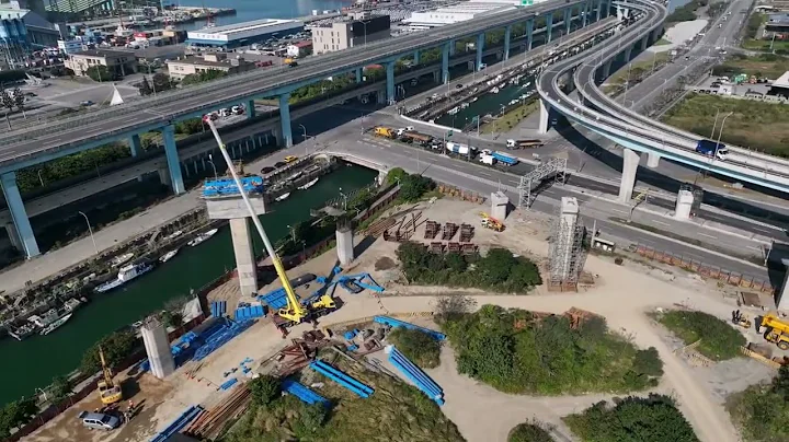 2023.01.31 淡江大桥工程第一标临港大道段增设台64线衔接台61线南向出入匝道工程进度 - 天天要闻