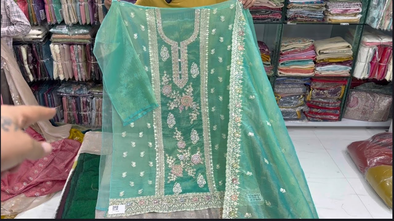 Premium boutique Suits  कही और जा ही नहीं पाओगे   बड़े बड़े होलसेलर भी यही से माल लेते है