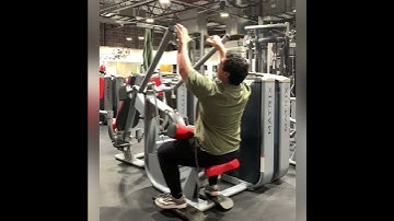 Matrix Ultra Diverging Lat Pulldown