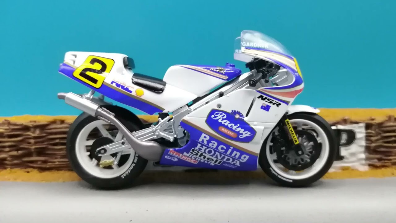 Honda NSR 500cc World Champion 1987 W. Gardner made by Italeri in