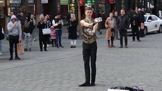 Stare Mesto, Prague ... Juggler-Illusionist