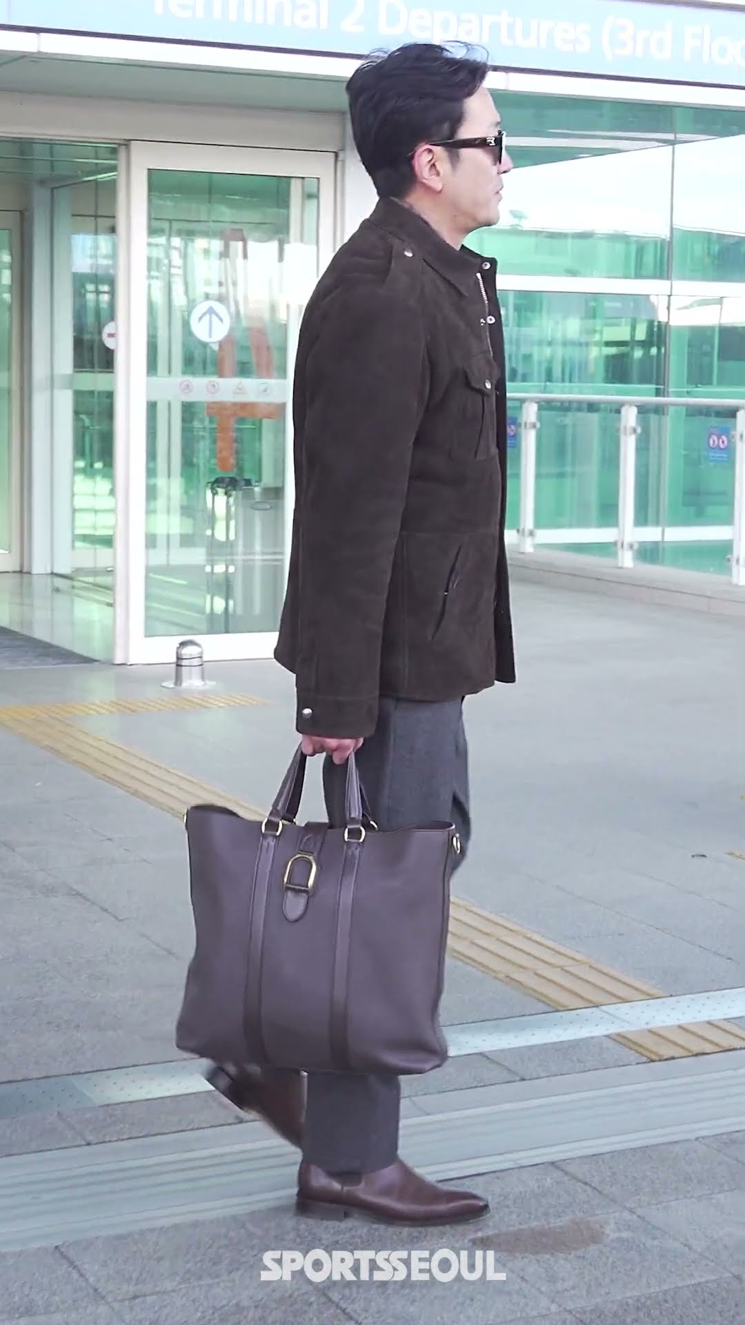 하정우, 걷기만 해도 영화 속 한 장면
