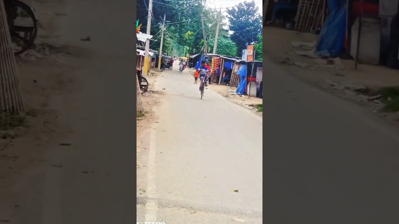 sarkari cycle par wheelie 