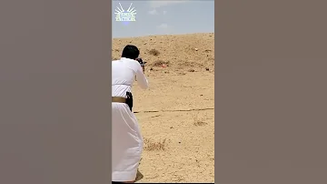 بندق شتاير ضد بندق ارسنال مقارنة التنشين السريع Steyr AUG Vs Arsenal AR M9F Shorts 