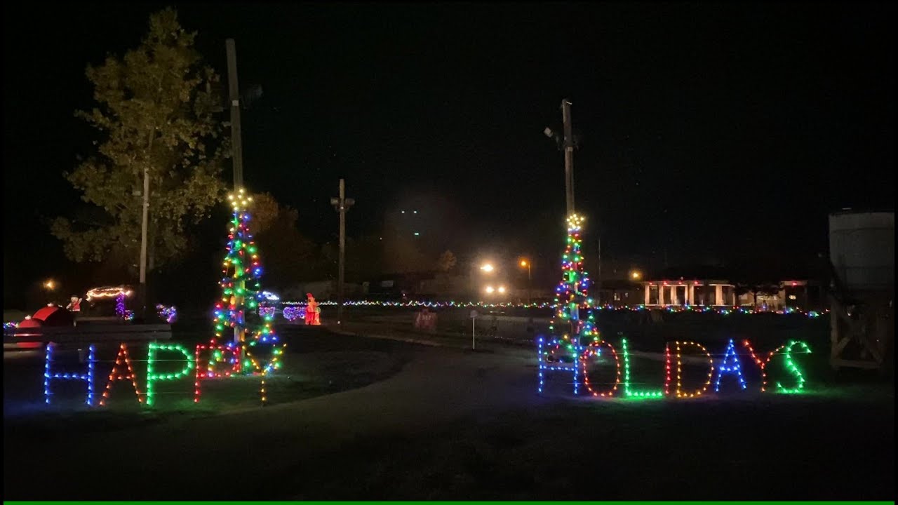 Trains Through Mineola, Texas's Christmas Lights! 20212023 YouTube