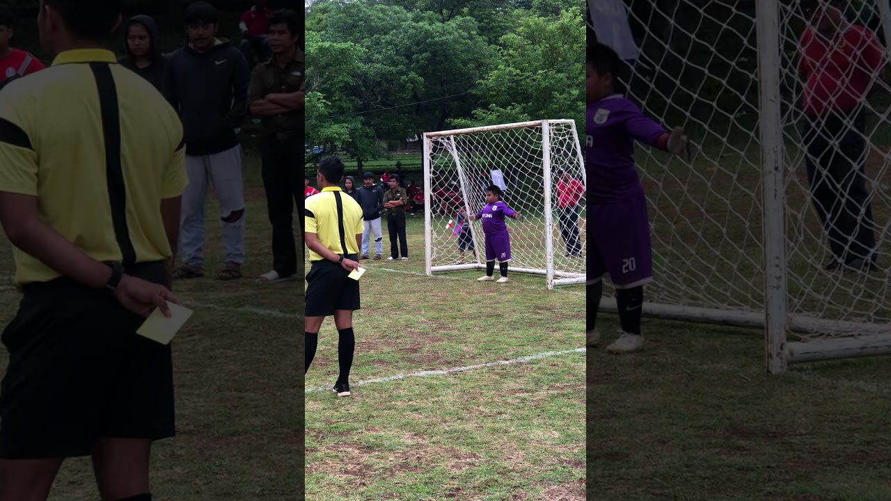 Kiper gendut menahan tendangan pinalti
