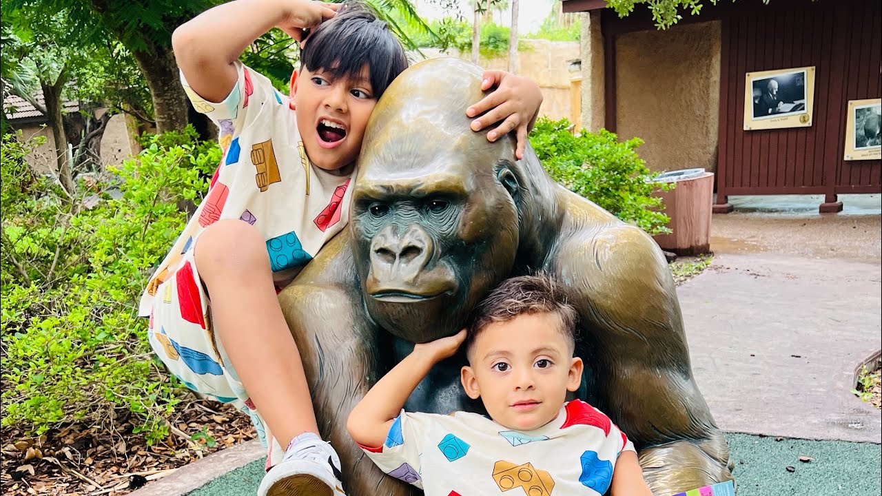 ATRAPADOS EN EL ZOOLÓGICO | Family Juega