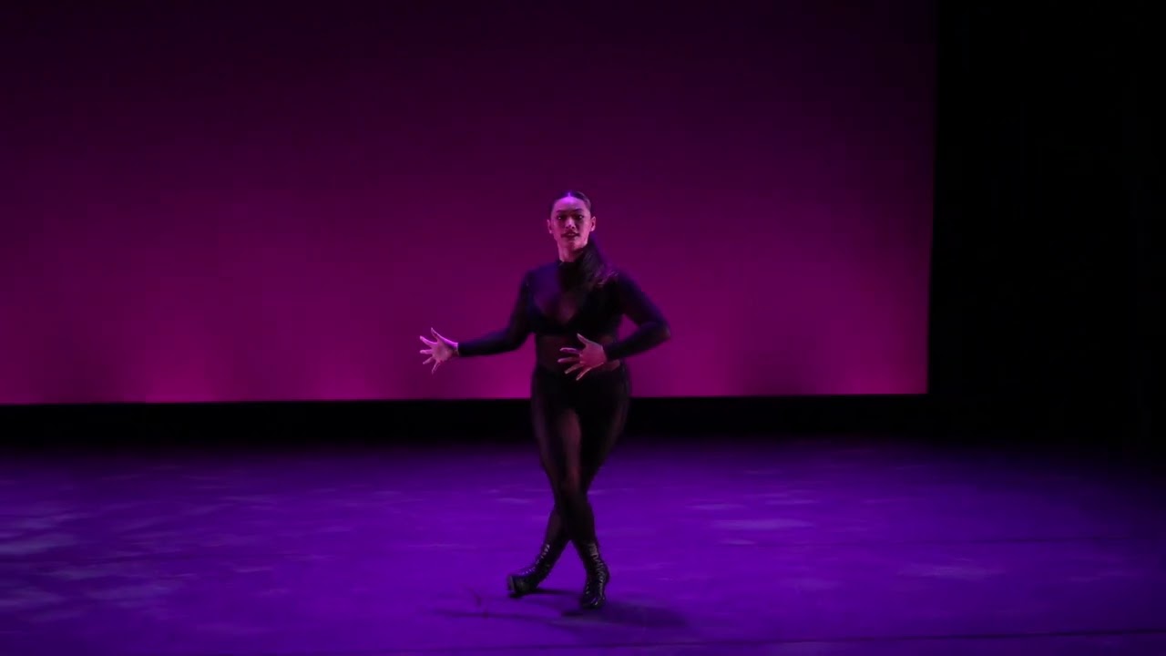 Le Jazz Hot - Adrienne Paulu