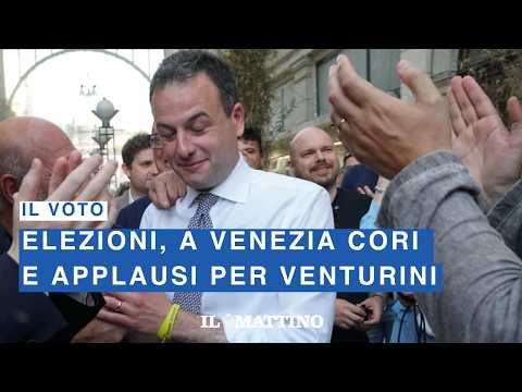 Video Elezioni Comunali 2026, a Venezia cori e applausi allarrivo di Simone Venturini
