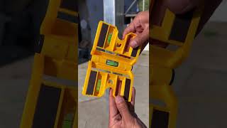 Simple and easy to use folding right angle level