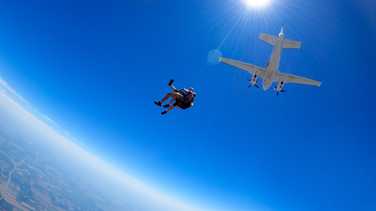 Skydiving! 14,000 ft? What's it like?  😱