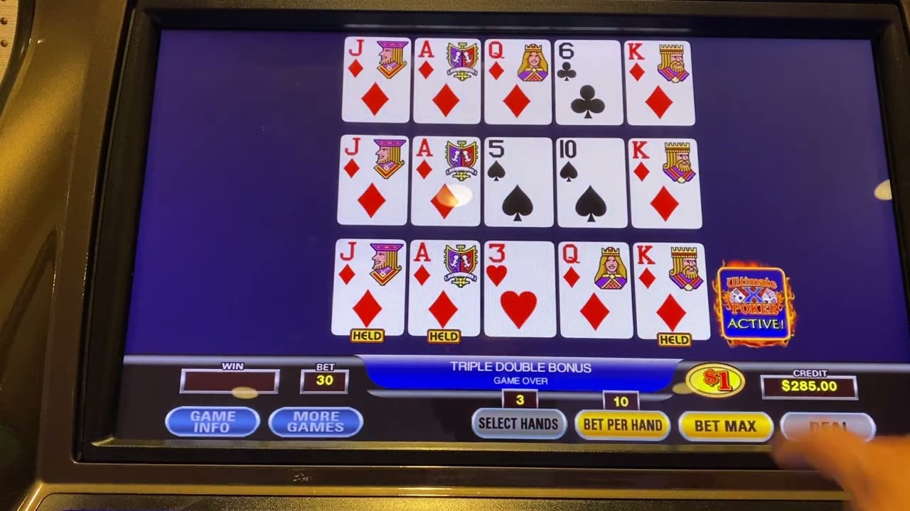 Мне нравятся эти новые видеопокеры с фальшивыми выплатами за раздачу, смотрите, как они выигрываю...