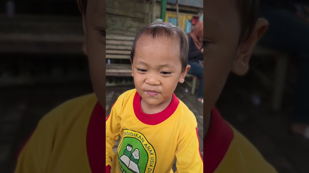 Berangkat sekolah diMusim hujan