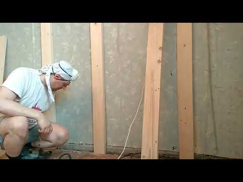 Видео: Как прикрепить рейки к кирпичной стене?