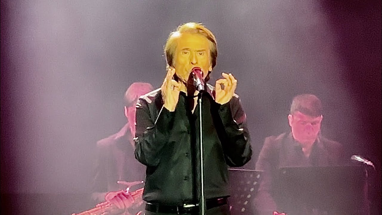 Raphael - A Punto De Besarte. WiZink Center. Madrid. 16/12/2023.