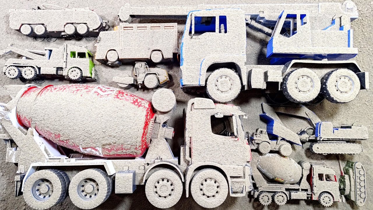 Temukan Mobil Mainan Terkubur dan Membersihkan Truk Crane Besar, Truk Molen Besar, Mobil Pemadam