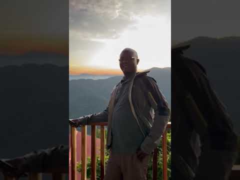 Video: Bwindin läpäisemätön kansallispuisto: täydellinen opas