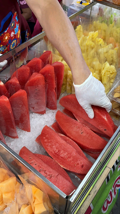 Only $0.5 Thai Watermelon! - Fruit Cutting Skills