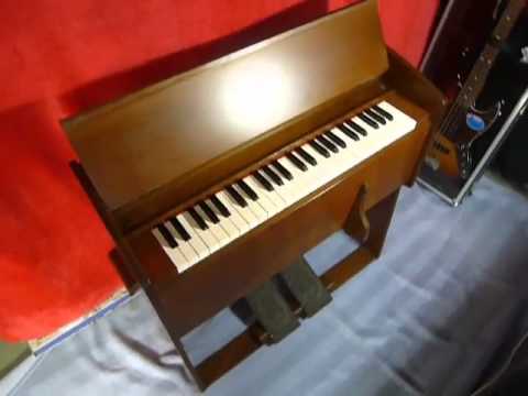 YAMAHA ヤマハ 足踏み式オルガン 郷愁の音色・・・ - YouTube