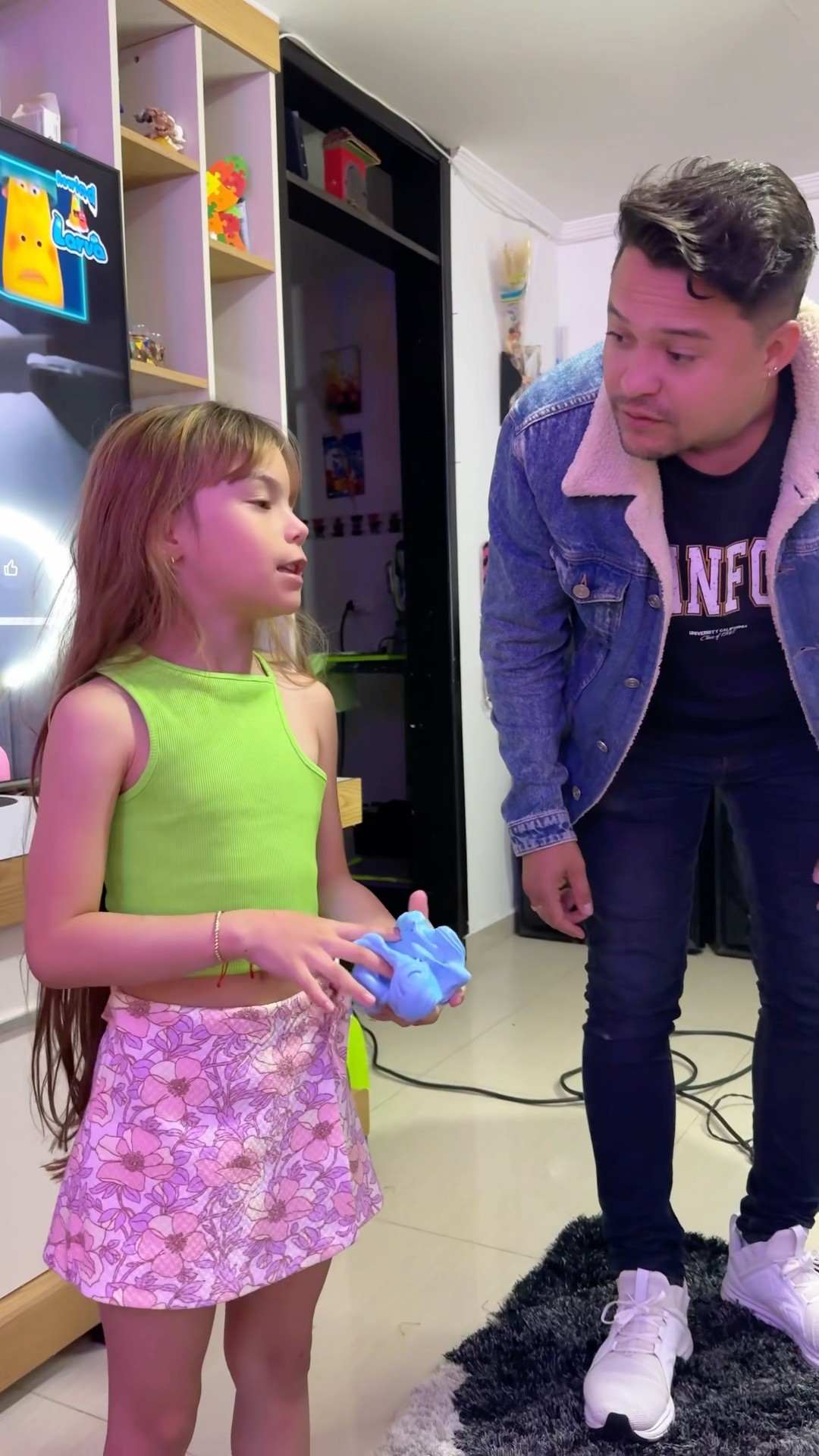 Kendall va a  dañar la ropa con el slime #humor #cosasdefamilia #comedia #cosasdecasa #comedy