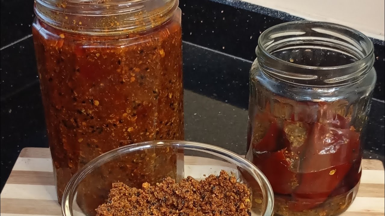 Lal Mirch ka Achaar 🌶Bharwa aur Tukda dono tarike se😎 Saalo saal chalne wala Chatpata achaar😋👌👌
