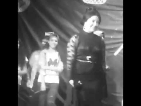 فتاه تقلد ام كلثوم روعه