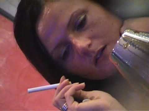 IRL Sexy Candid Woman Smoking in Restaurant, CiggyPiggy/Eurosmoke April 2006
