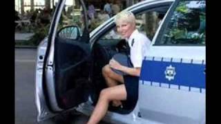 Video voorbeeld van "Egy rendörnő az álmom"