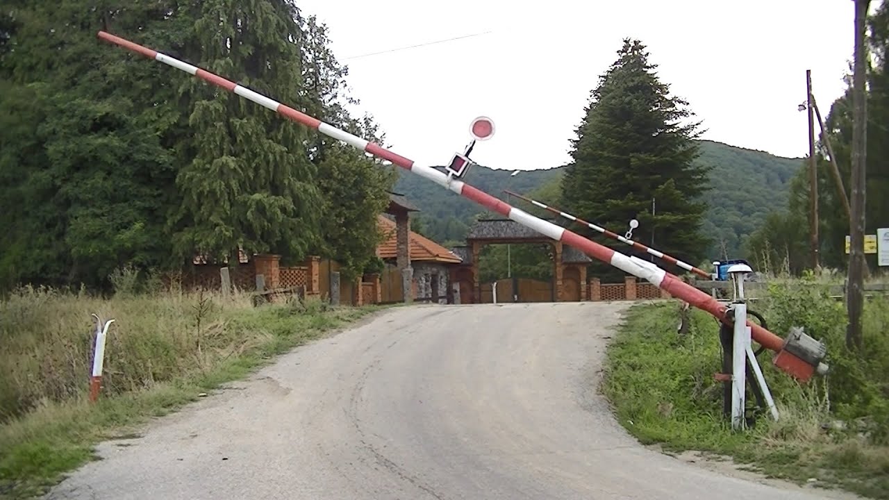 Spoorwegovergang Lăzărești (RO) // Railroad crossing // Trecere la nivel