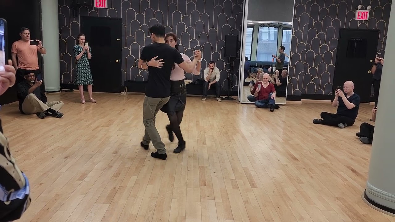Argentine tango Workshop: Vals Technique - Roxana Suarez & Rainier Pereira