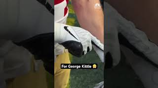 Kyle Juszczyk is wearing “For George Kittle” on his gloves❤️