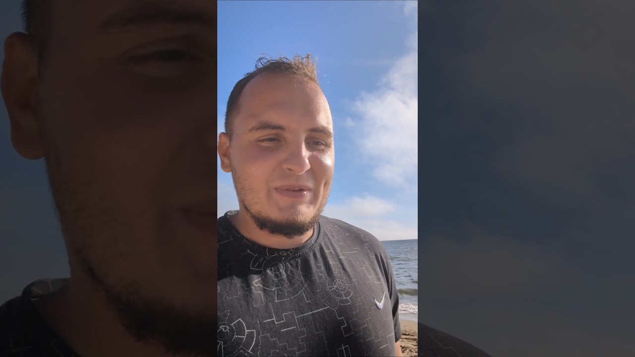 Плавал на SUP борде и спас человека 